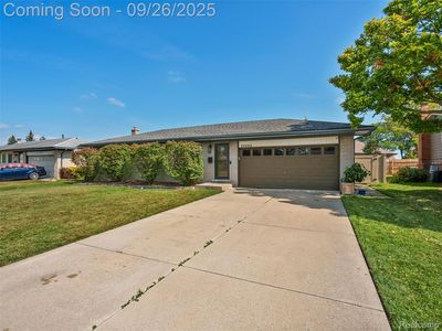 33042 McCoy Dr in Sterling Heights