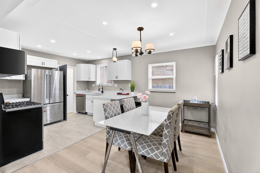 17197 Rutherford interior photo