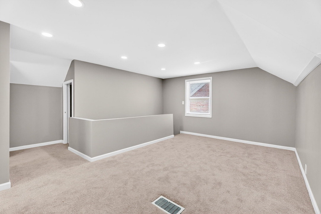 17197 Rutherford interior photo