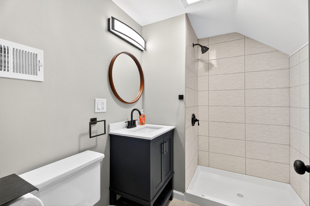 17197 Rutherford interior photo