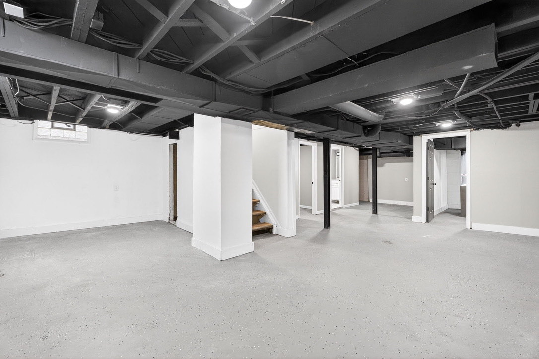 17197 Rutherford interior photo