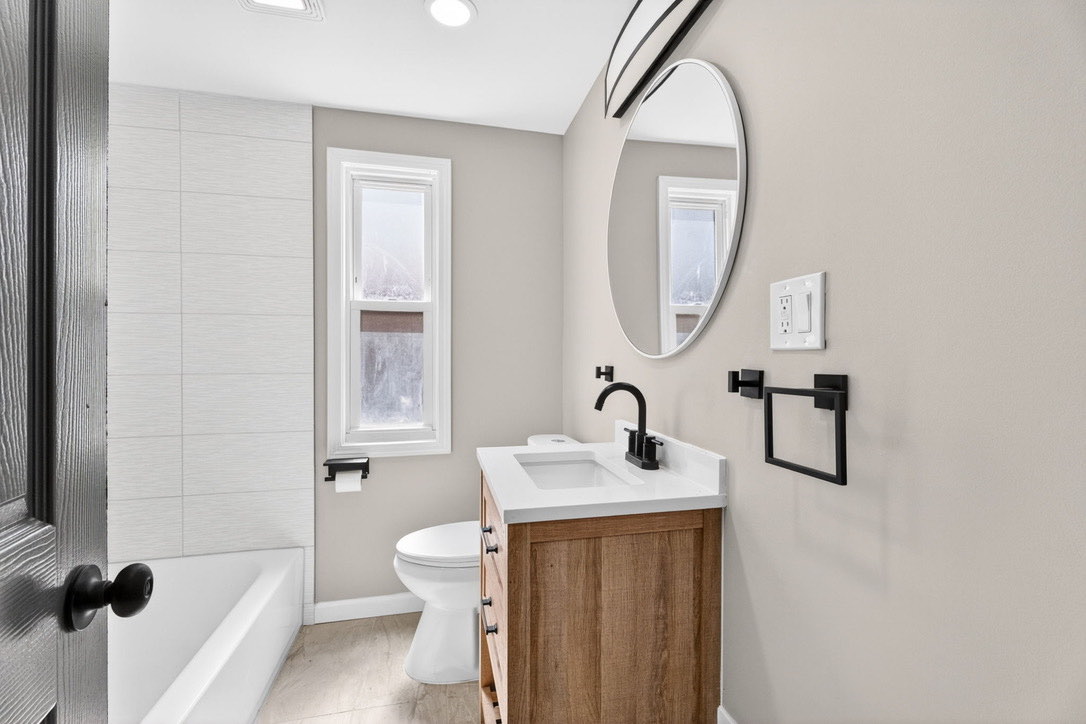 17197 Rutherford interior photo